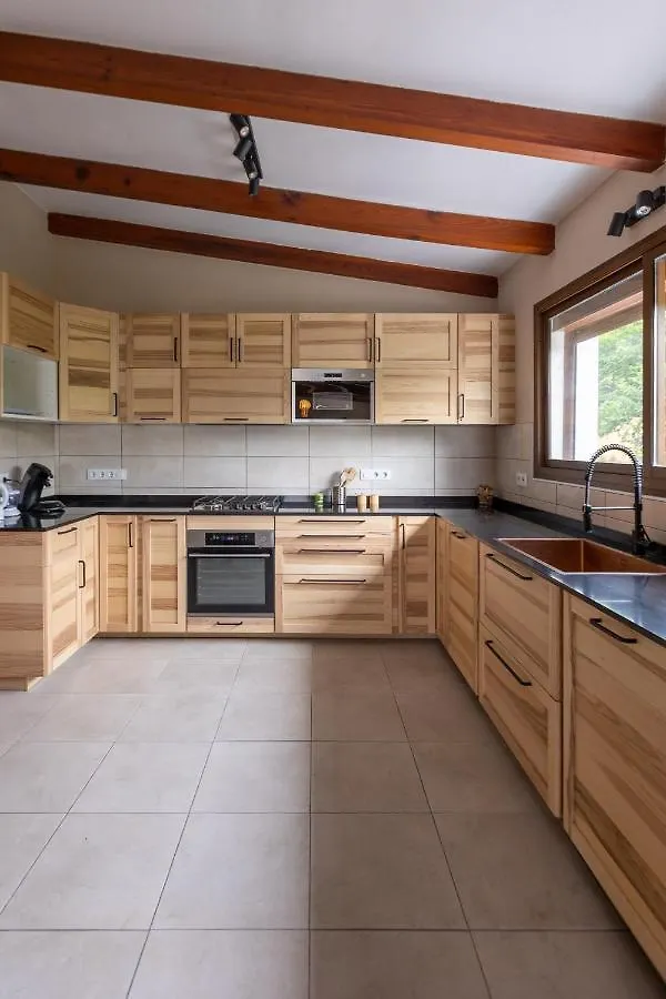 Chalet Maison Mialon: Country House Amidst Of Nature La Esperanza